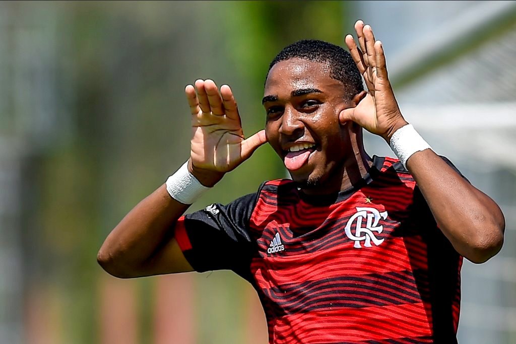 中心官方网站包含本菲卡赛后内部沟通，志在法国杯名次提升，引发热议，球探报告显示潜力的词条